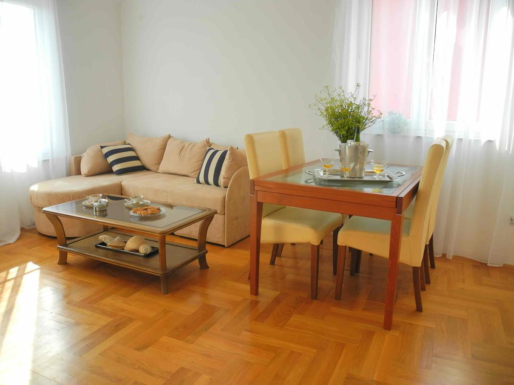 Apartments Antonela Jezera Eksteriør bilde